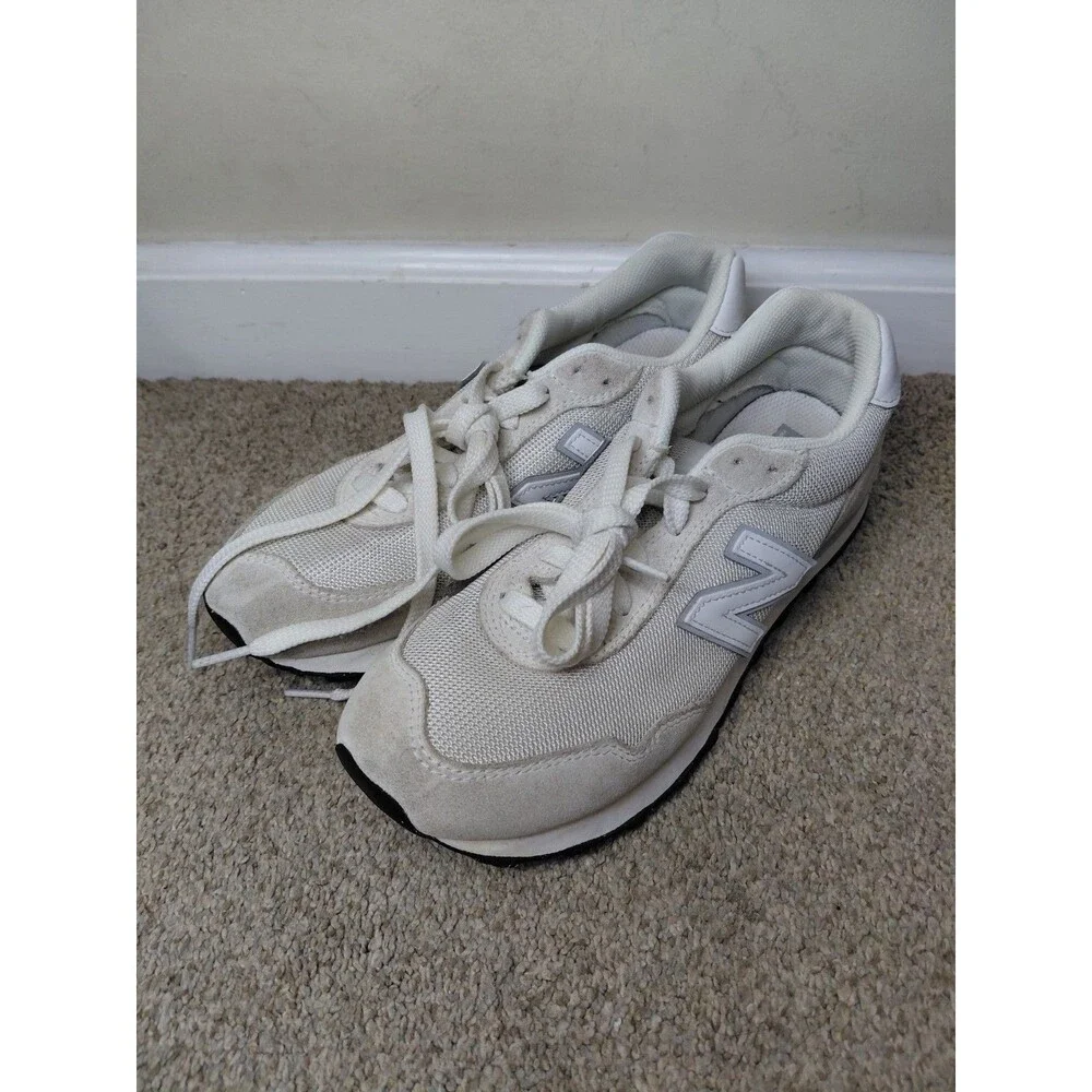 New Balance 515v3 Unisex Men Size 6.5 Women Size 8B Gray Suede